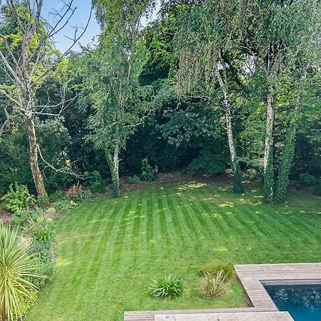 Calme Avec Piscine Et A Proche Hopital Tram Et Parc D Activite Mérignac