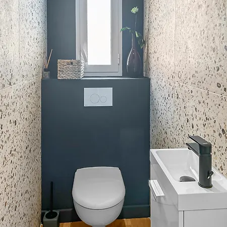 Willa Calme Avec Piscine Et A Proche Hopital Tram Et Parc D Activite