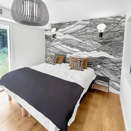 Calme Avec Piscine Et A Proche Hopital Tram Et Parc D Activite Mérignac