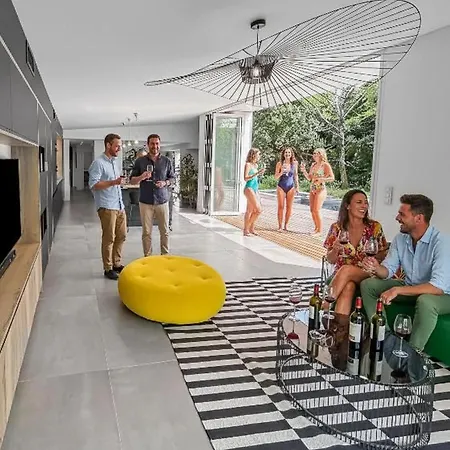 Willa Calme Avec Piscine Et A Proche Hopital Tram Et Parc D Activite Mérignac