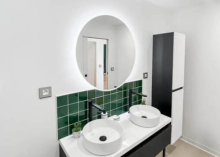 Calme Avec Piscine Et A Proche Hopital Tram Et Parc D Activite Mérignac